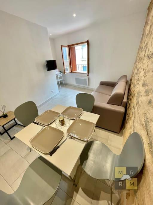 Le Templier Vue Cite Pied Cite Medievale Neuf Carcassonne Zewnętrze zdjęcie